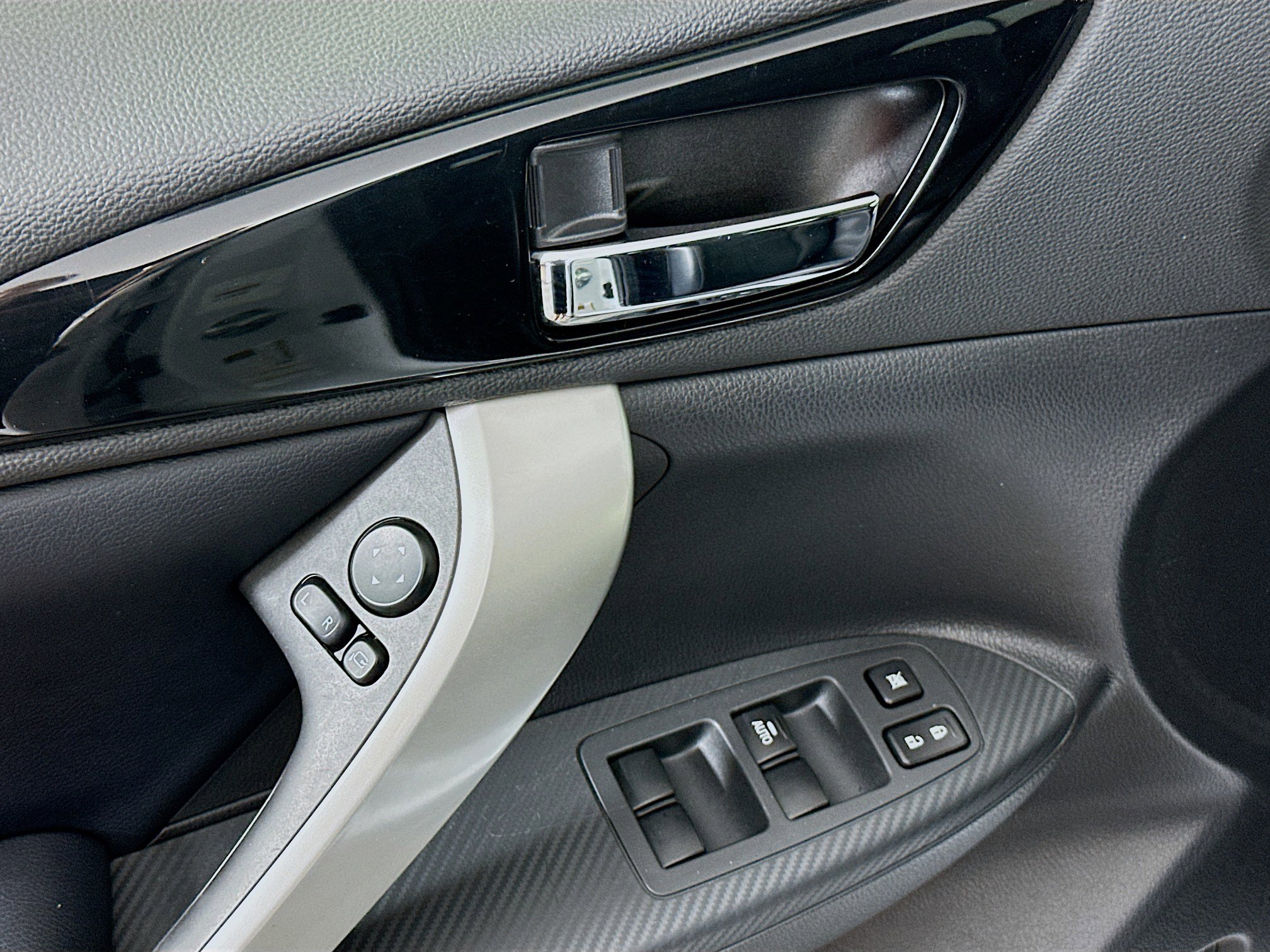 Used 2025 Mitsubishi Eclipse Cross SE image 15