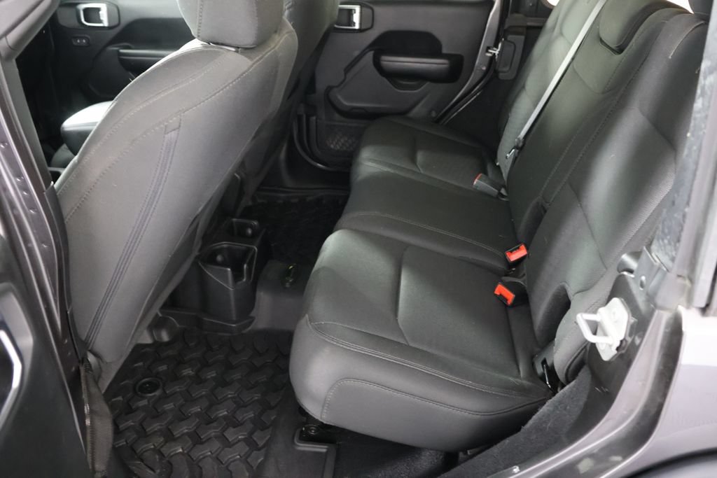 Used 2018 Jeep Wrangler Unlimited Sport S AWD/4WD image 19