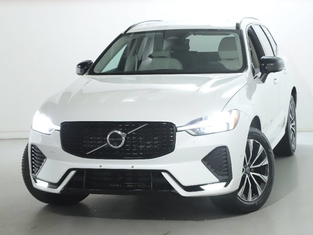 Used 2024 Volvo XC60 B5 Plus AWD/4WD image 2
