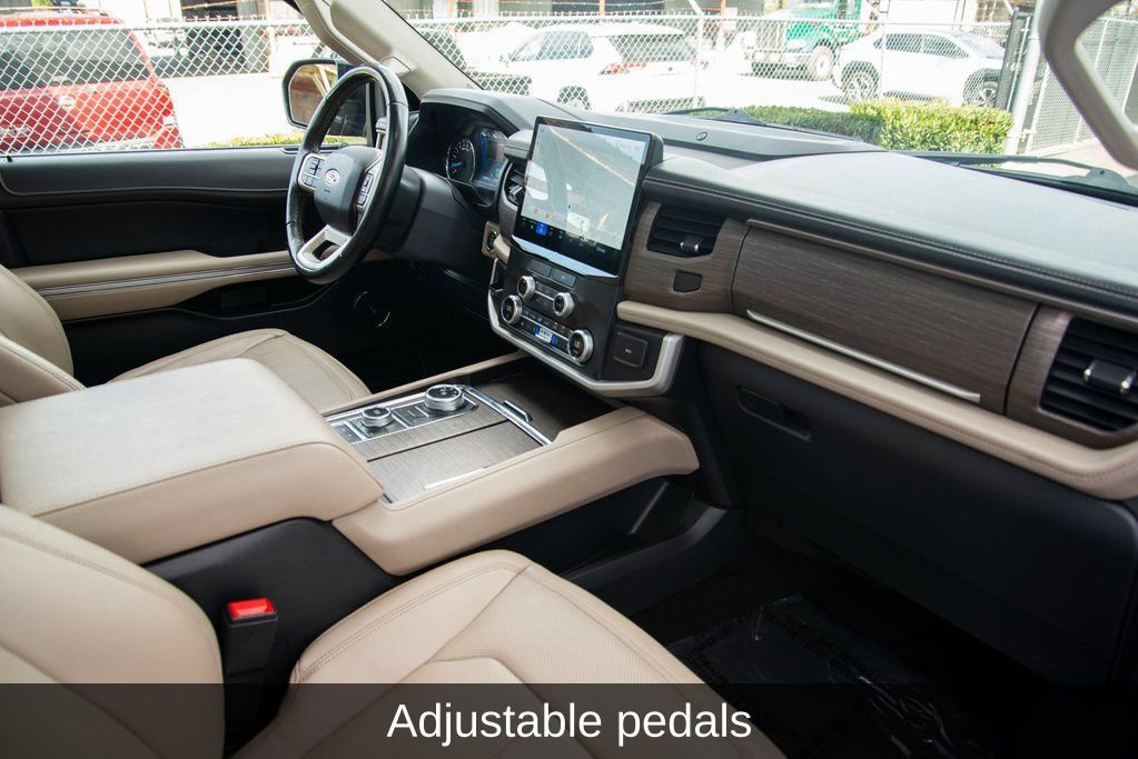 Used 2022 Ford Expedition Max Limited image 21