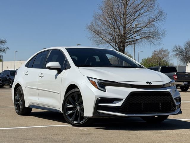 Used 2025 Toyota Corolla XSE image 2