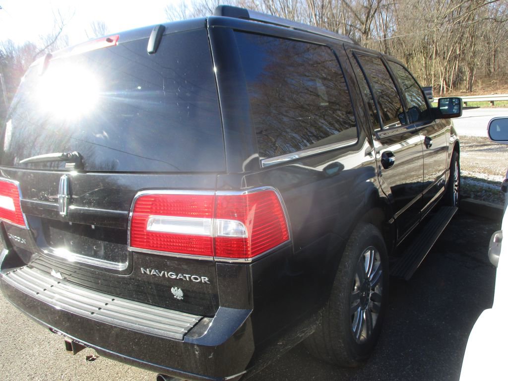 Used 2012 Lincoln Navigator 4WD image 4