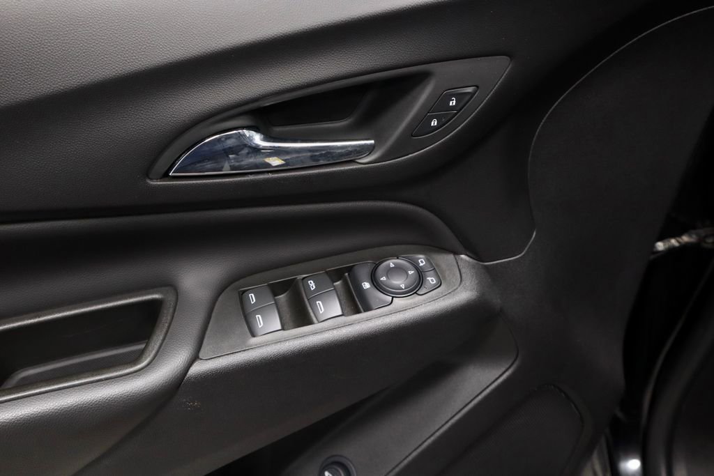Used 2024 Chevrolet Equinox LT FWD image 23