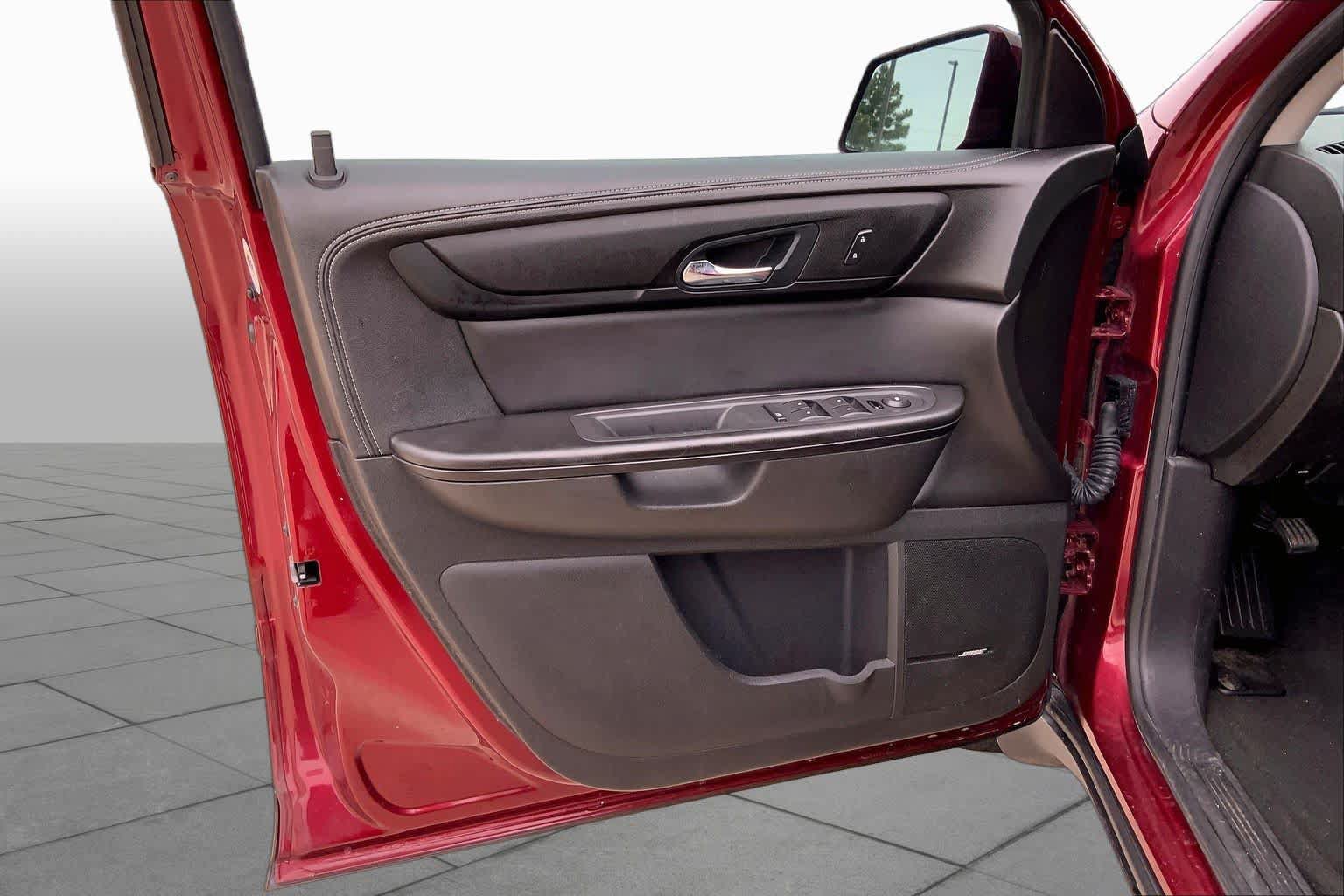 Used 2016 Chevrolet Traverse LT w/ Traveler's Package FWD image 21