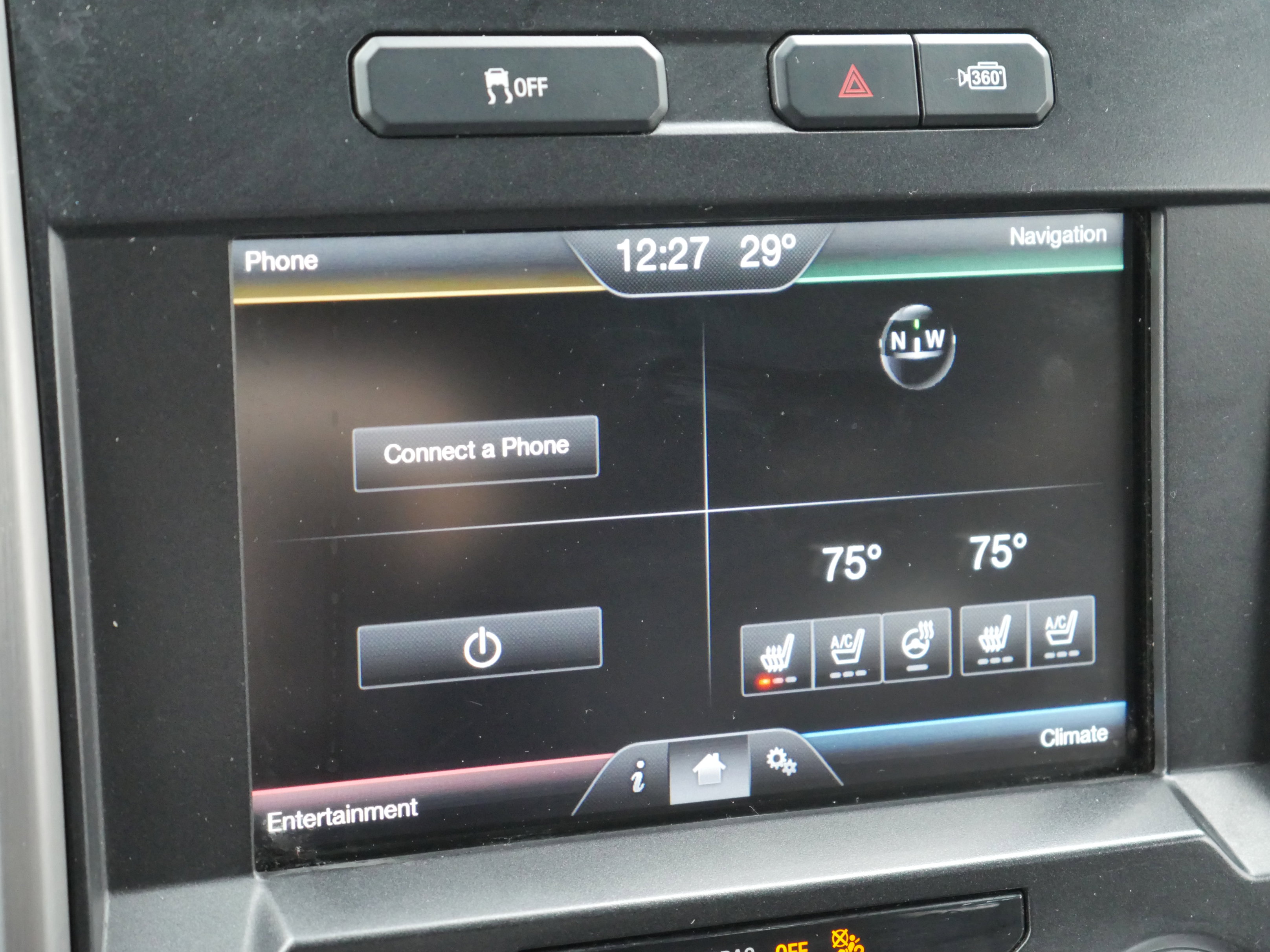 Used 2015 Ford F150 Platinum w/ Equipment Group 701A Luxury image 12