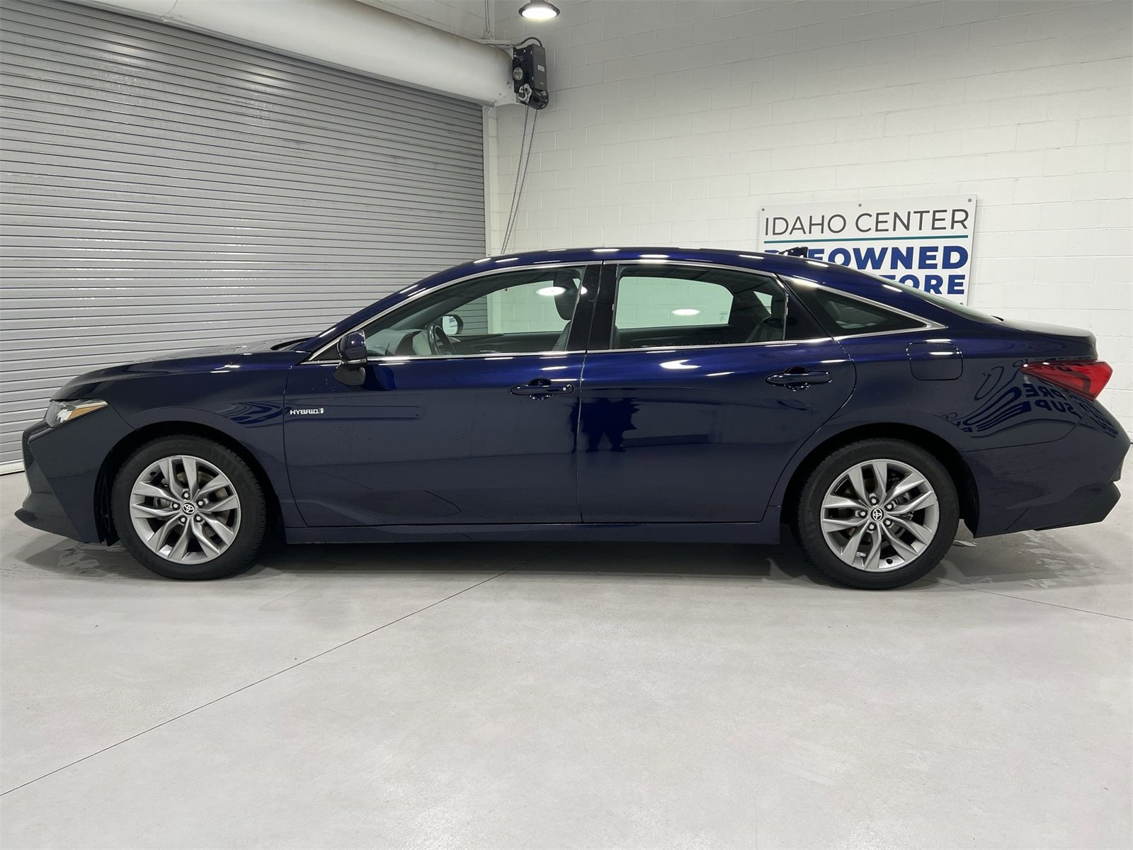 Used 2021 Toyota Avalon XLE image 5