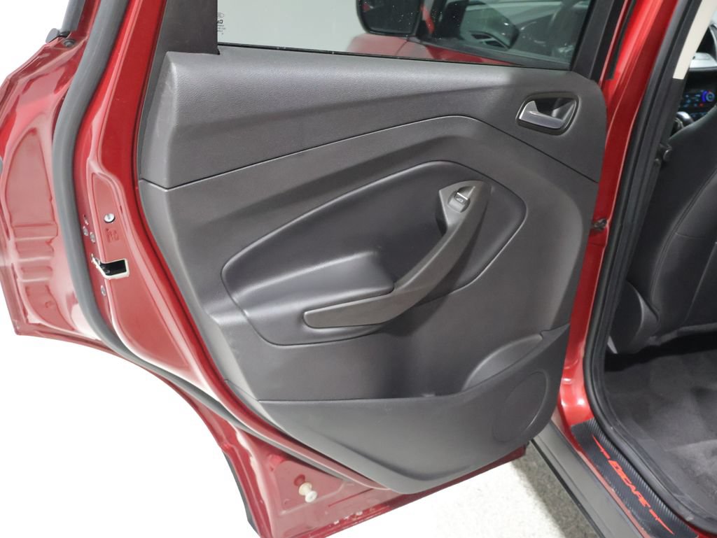 Used 2019 Ford Escape SE w/ SE Sport Appearance Package AWD/4WD image 18