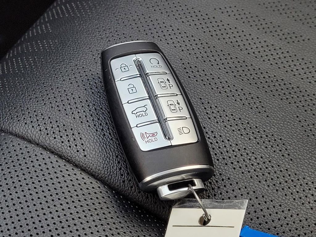 Used 2023 Genesis GV80 2.5T w/ Prestige 20" Package image 23