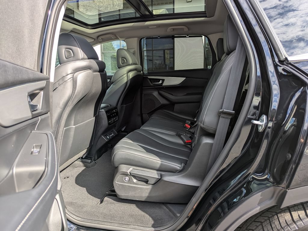 Used 2023 Acura MDX w/ Technology Package AWD/4WD image 40