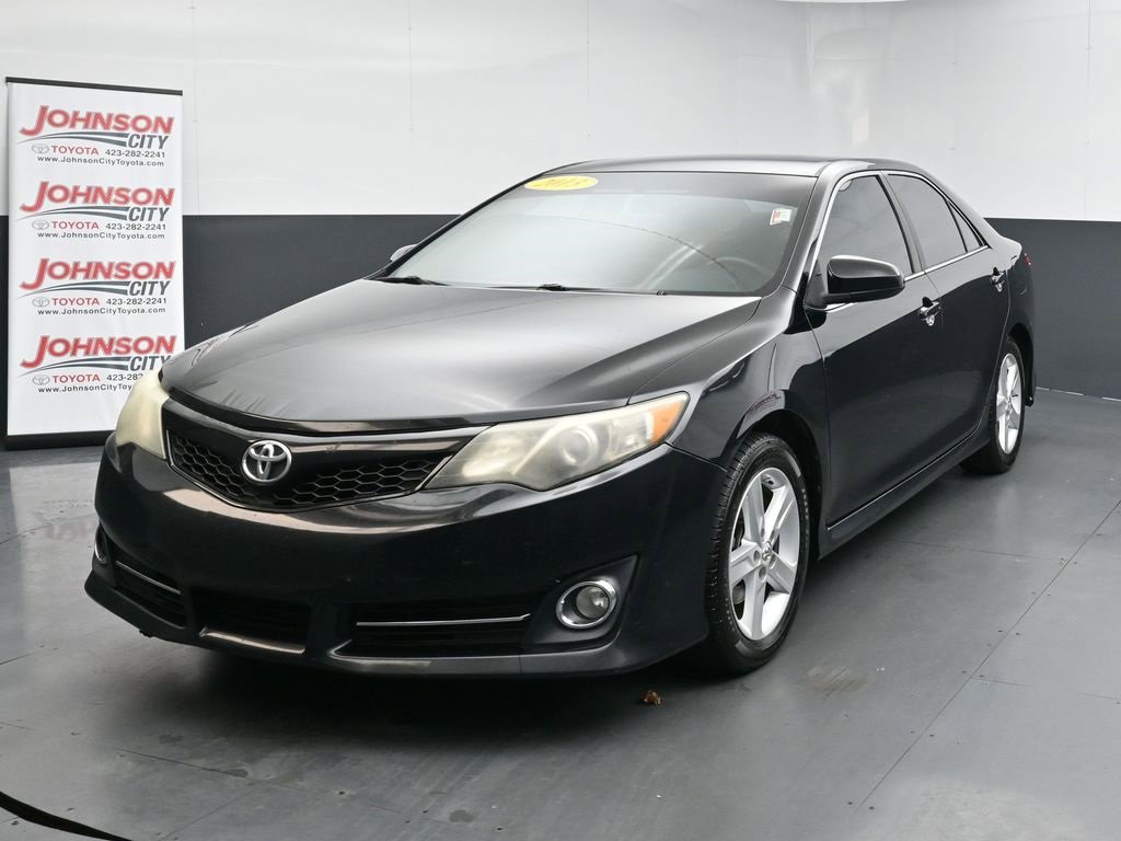 Used 2013 Toyota Camry SE image 4