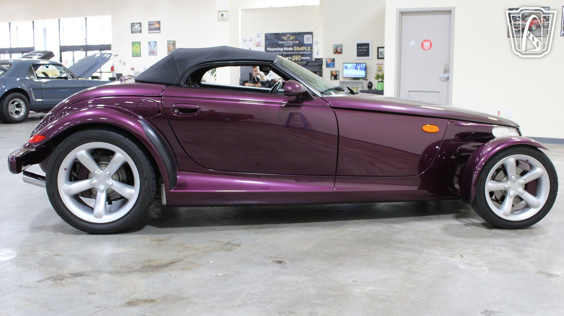 Used 1999 Plymouth Prowler RWD image 27