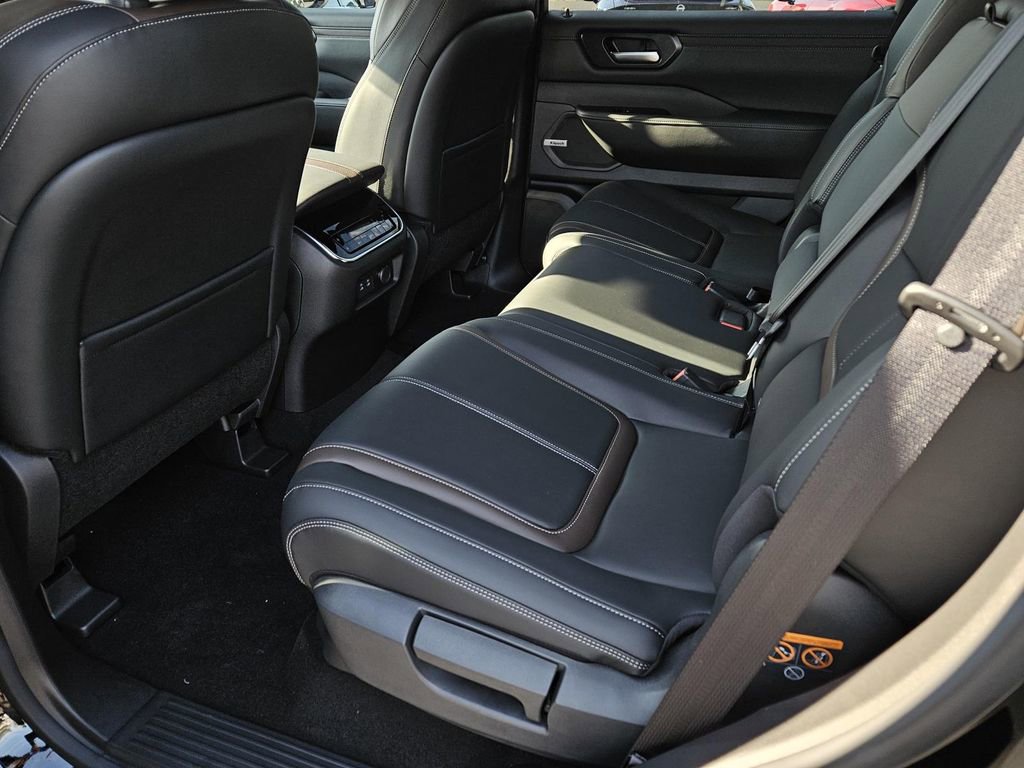 New 2026 Nissan Armada SL image 10