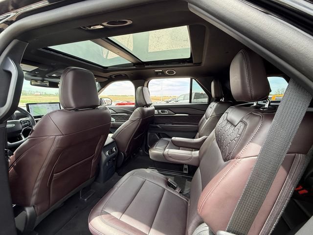 Used 2025 Ford Explorer Platinum w/ LUX Leather Package AWD/4WD image 32