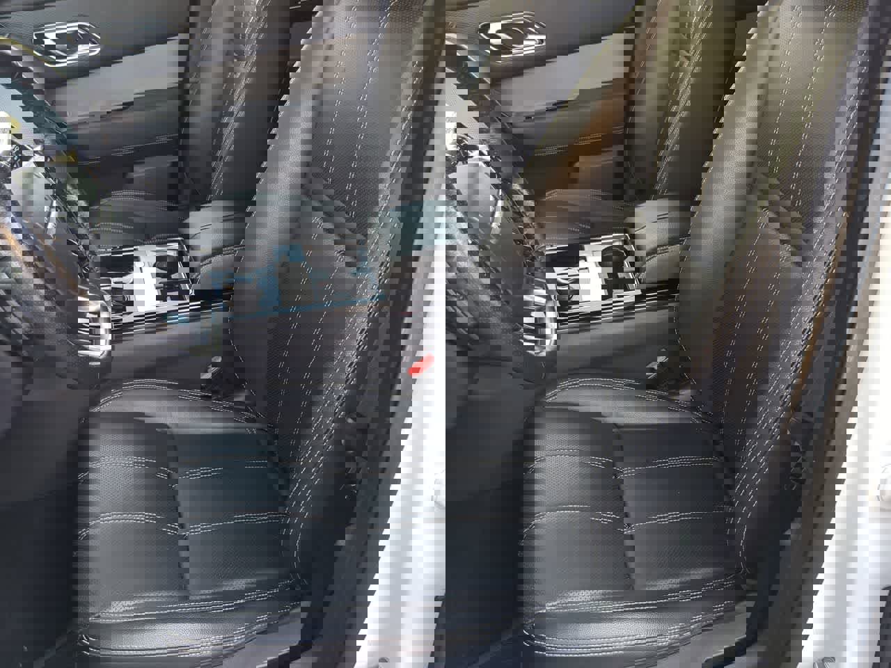 Used 2019 Land Rover Range Rover Velar S image 15