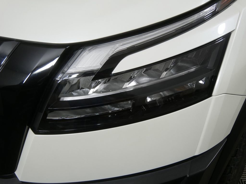 Used 2024 Nissan Pathfinder Rock Creek image 13