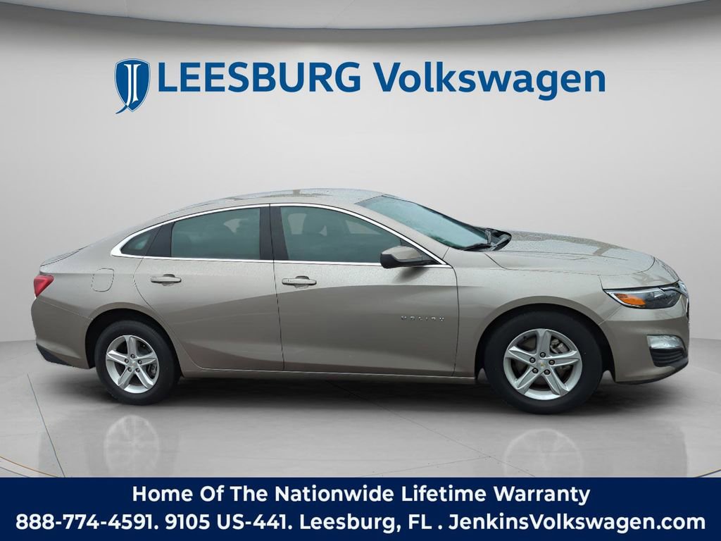 Used 2024 Chevrolet Malibu LT FWD image 2
