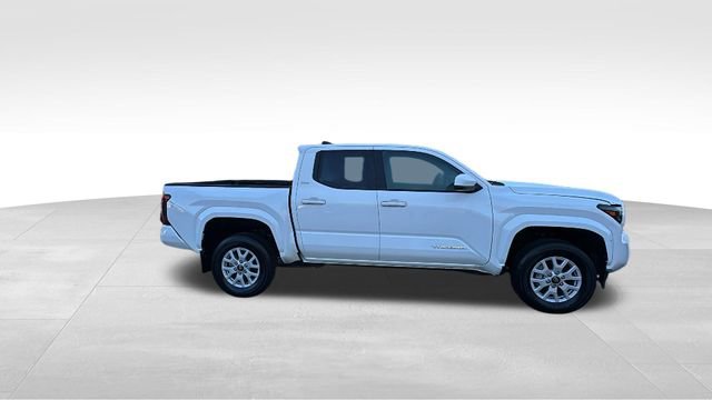 Used 2024 Toyota Tacoma SR5 AWD/4WD image 34