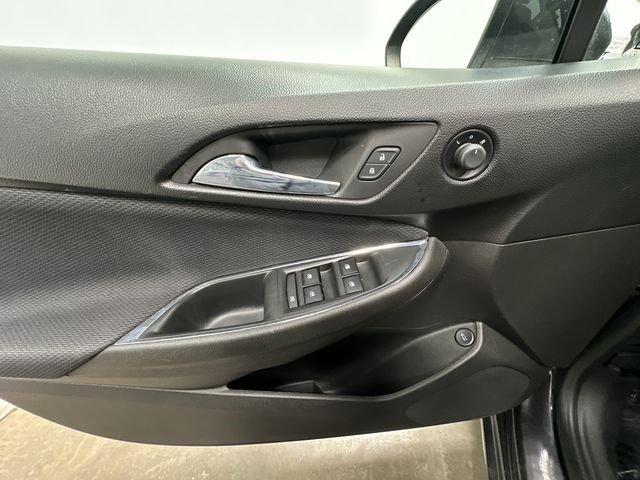 Used 2017 Chevrolet Cruze LT image 16
