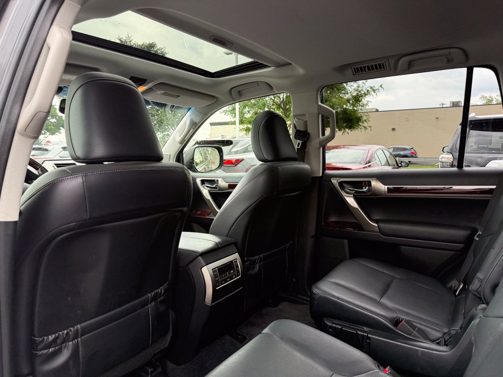 Used 2018 Lexus GX 460 Premium AWD/4WD image 16