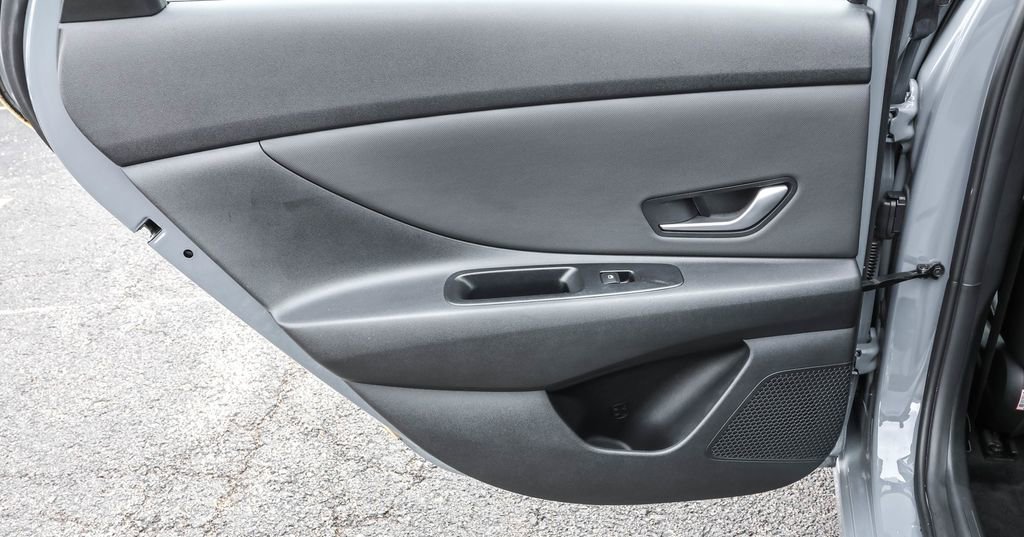 Certified 2021 Hyundai Elantra Limited w/ Cargo Package image 30