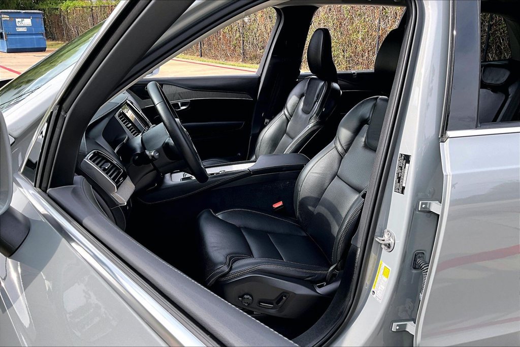 Used 2025 Volvo XC90 B5 Ultra AWD/4WD image 33