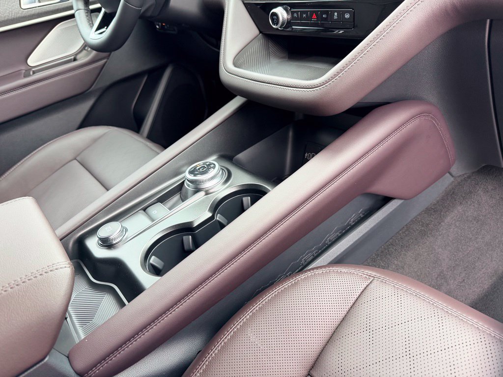 New 2027 Ford Explorer Platinum RWD image 8