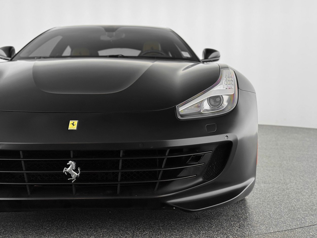 Used 2018 Ferrari GTC4Lusso T image 40