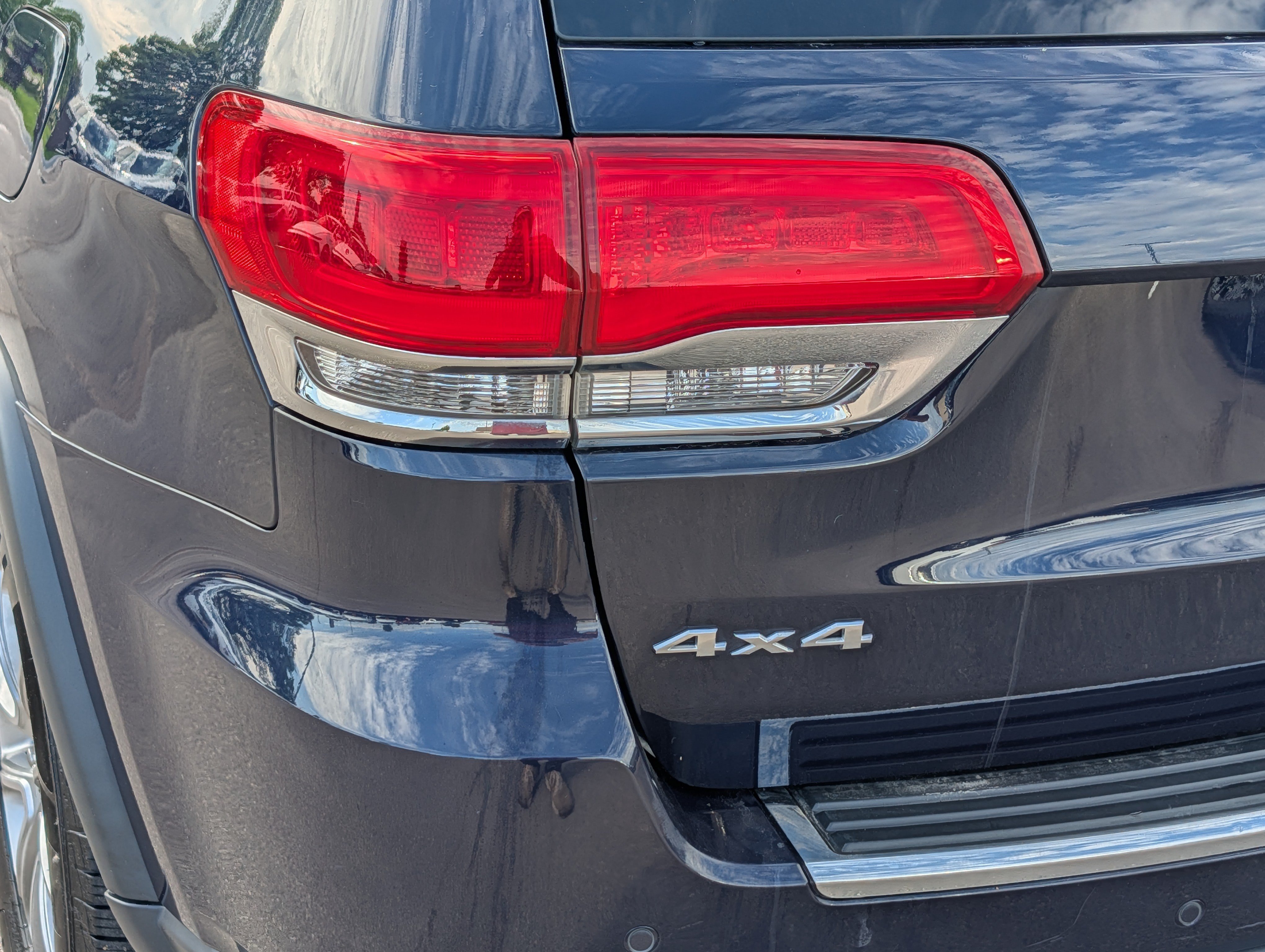 Used 2016 Jeep Grand Cherokee Limited AWD/4WD image 17