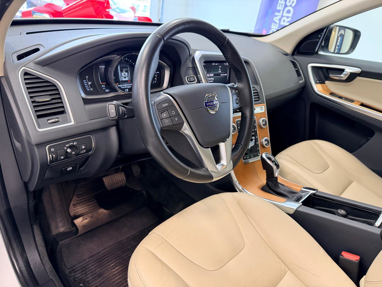 Used 2017 Volvo XC60 T5 Inscription w/ Preferred Option Package image 23