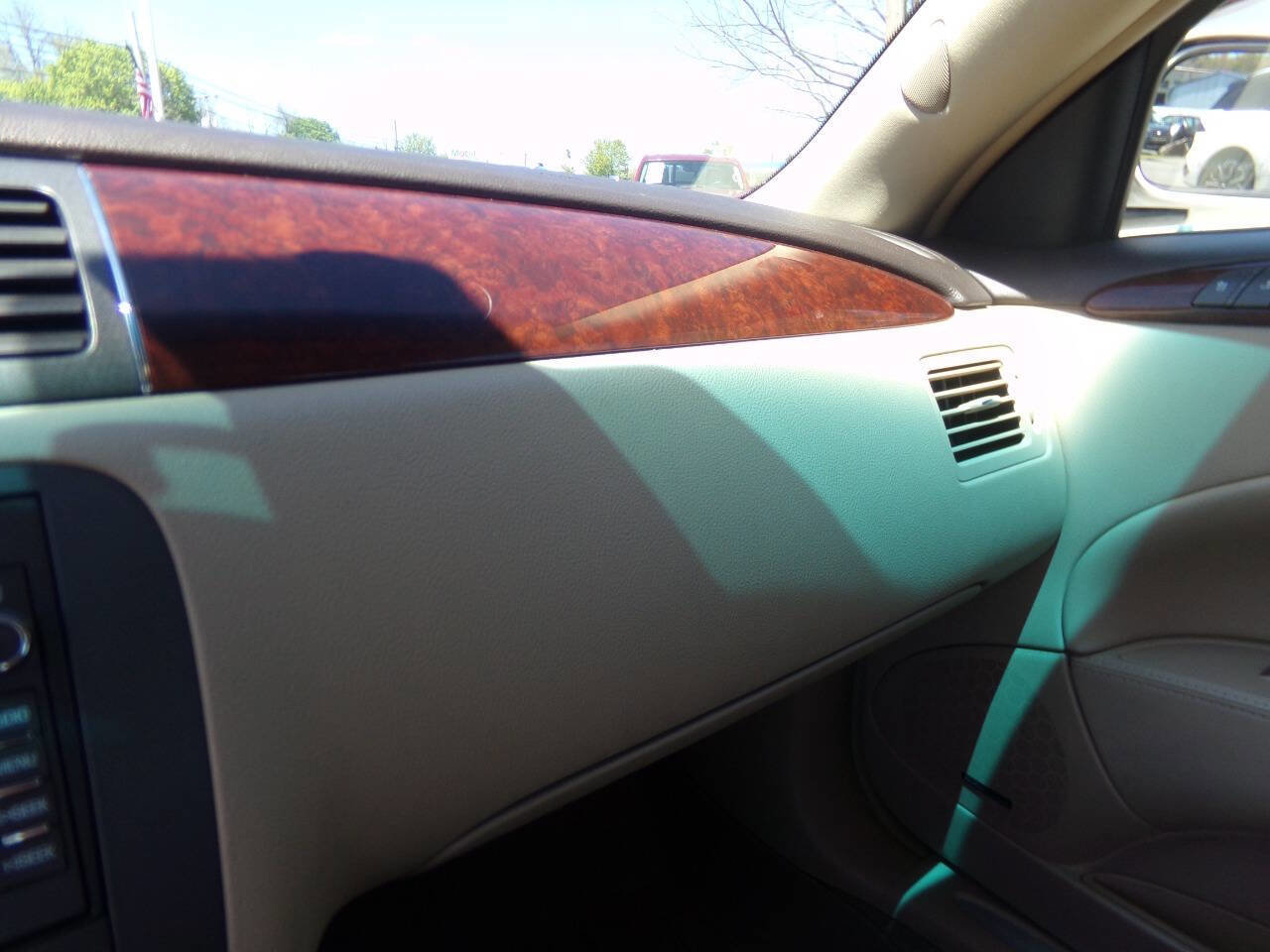 Used 2007 Buick Lucerne CXL FWD image 36