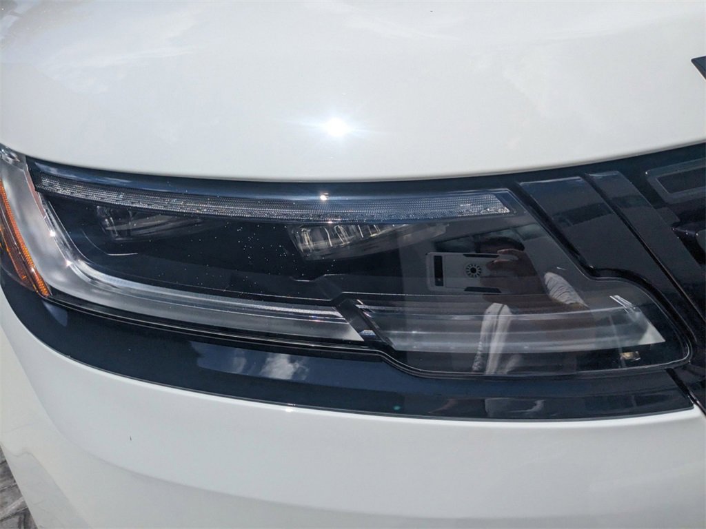 New 2025 Land Rover Range Rover Velar Dynamic SE image 9