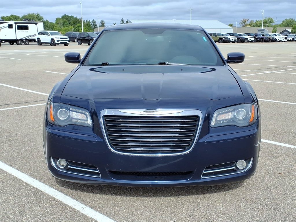 Used 2014 Chrysler 300 S RWD image 2
