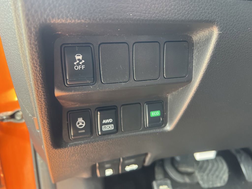 Used 2017 Nissan Rogue Sport SV w/ SV All-Weather Package AWD/4WD image 54