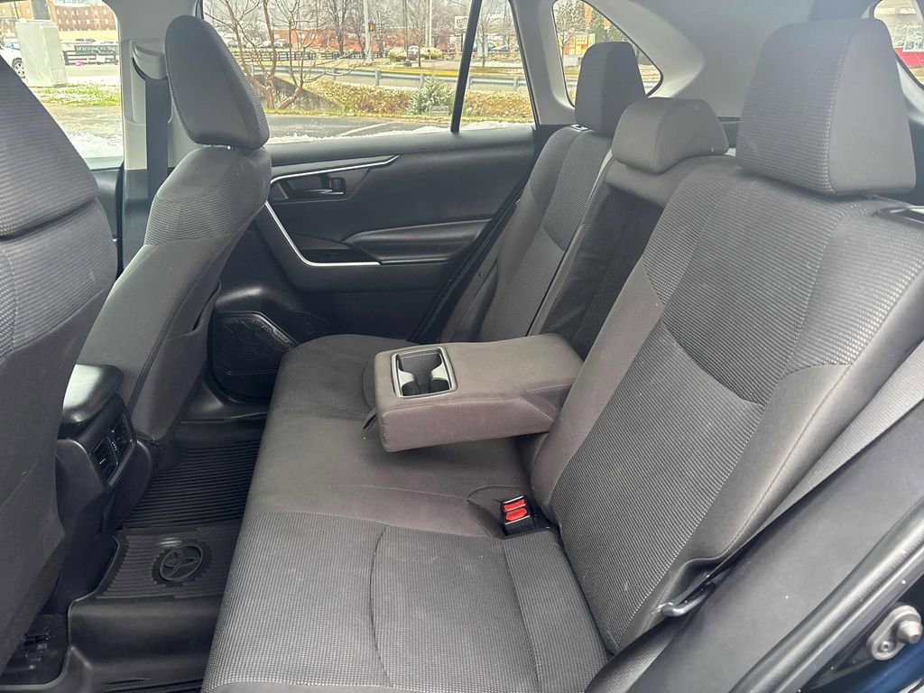 Used 2023 Toyota RAV4 LE image 24