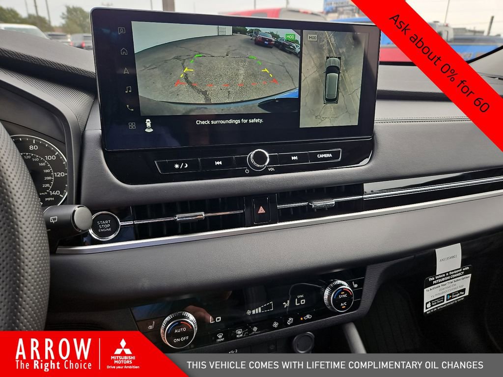 New 2025 Mitsubishi Outlander SE image 24