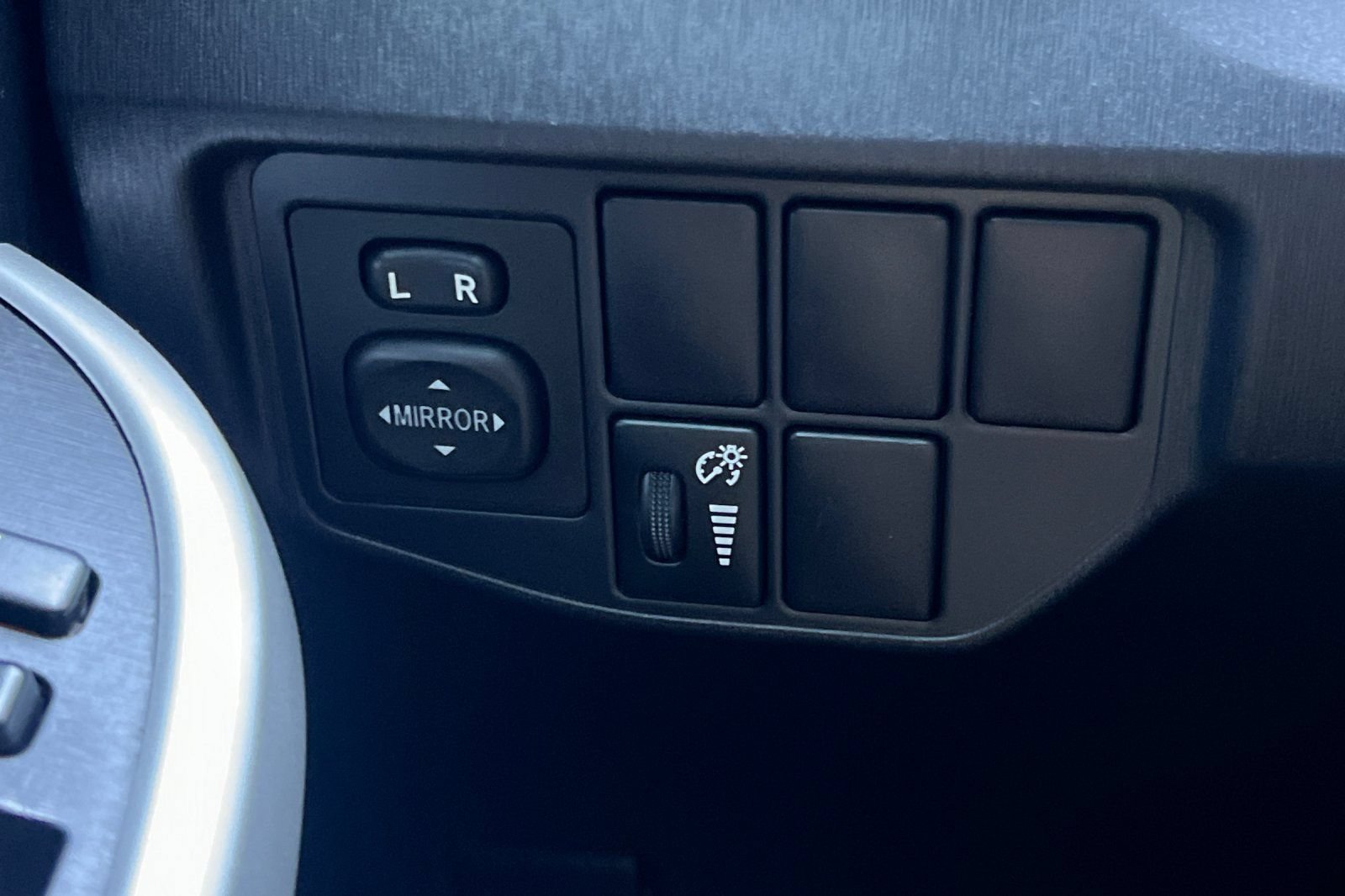 Used 2015 Toyota Prius Two FWD image 39