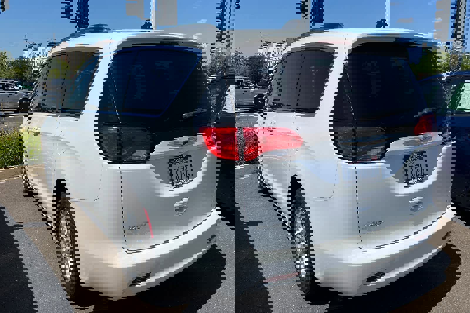 Used 2021 Chrysler Voyager Lxi image 6