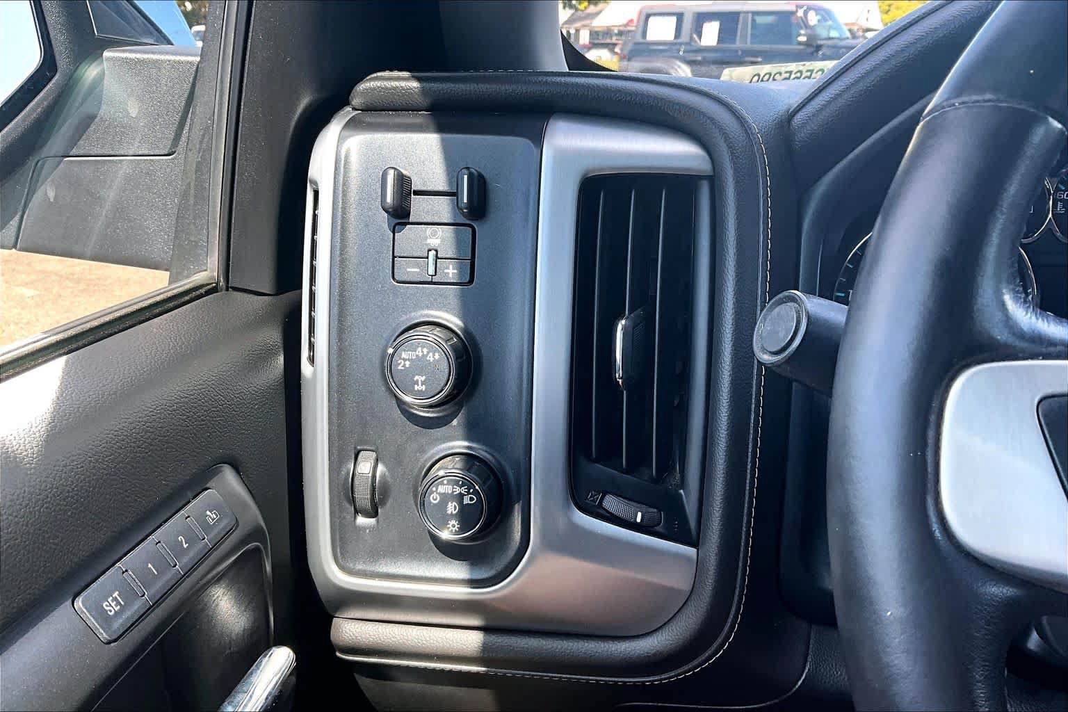 Used 2018 GMC Sierra 1500 SLT AWD/4WD image 34