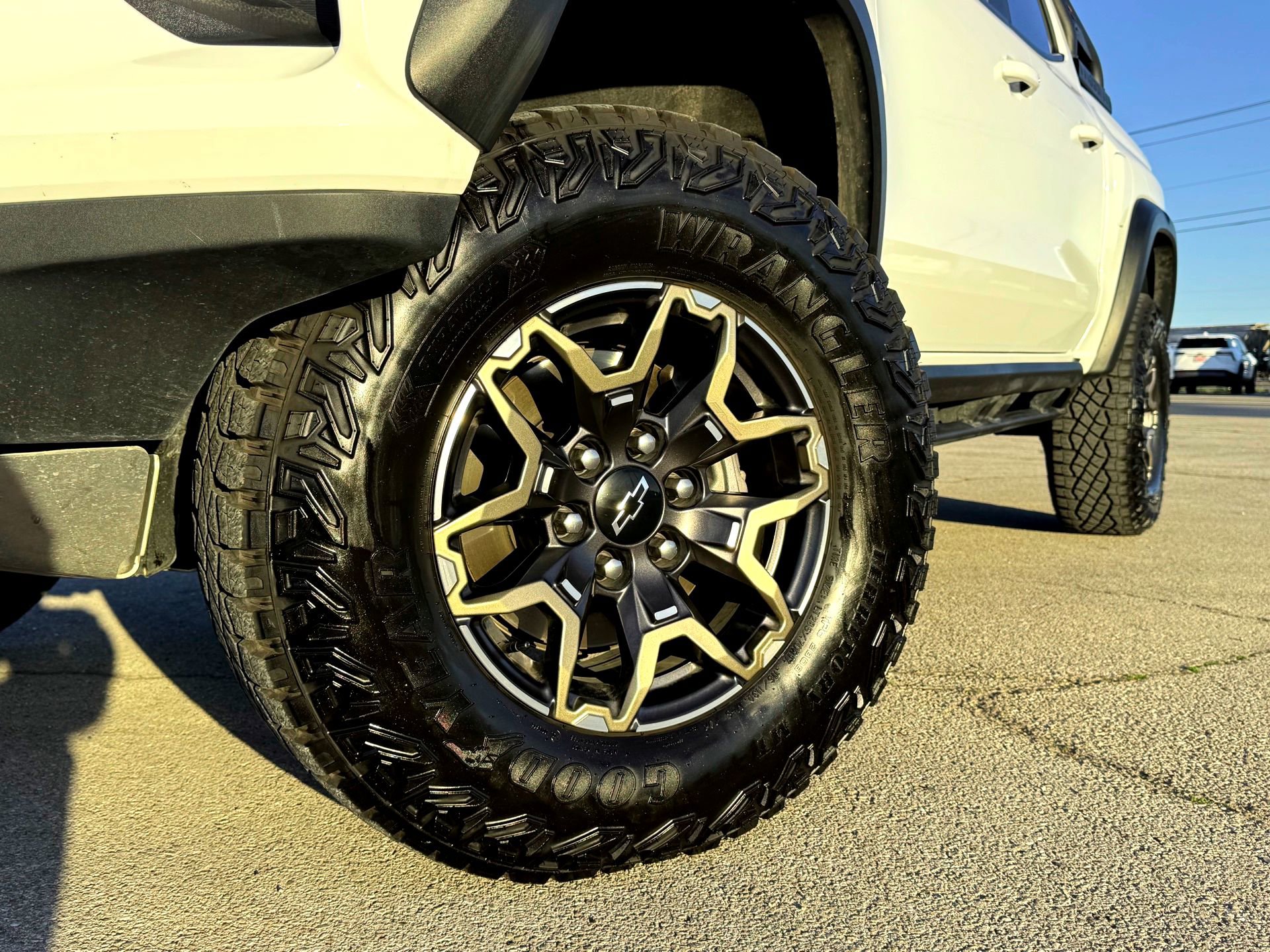 Used 2024 Chevrolet Colorado ZR2 image 2