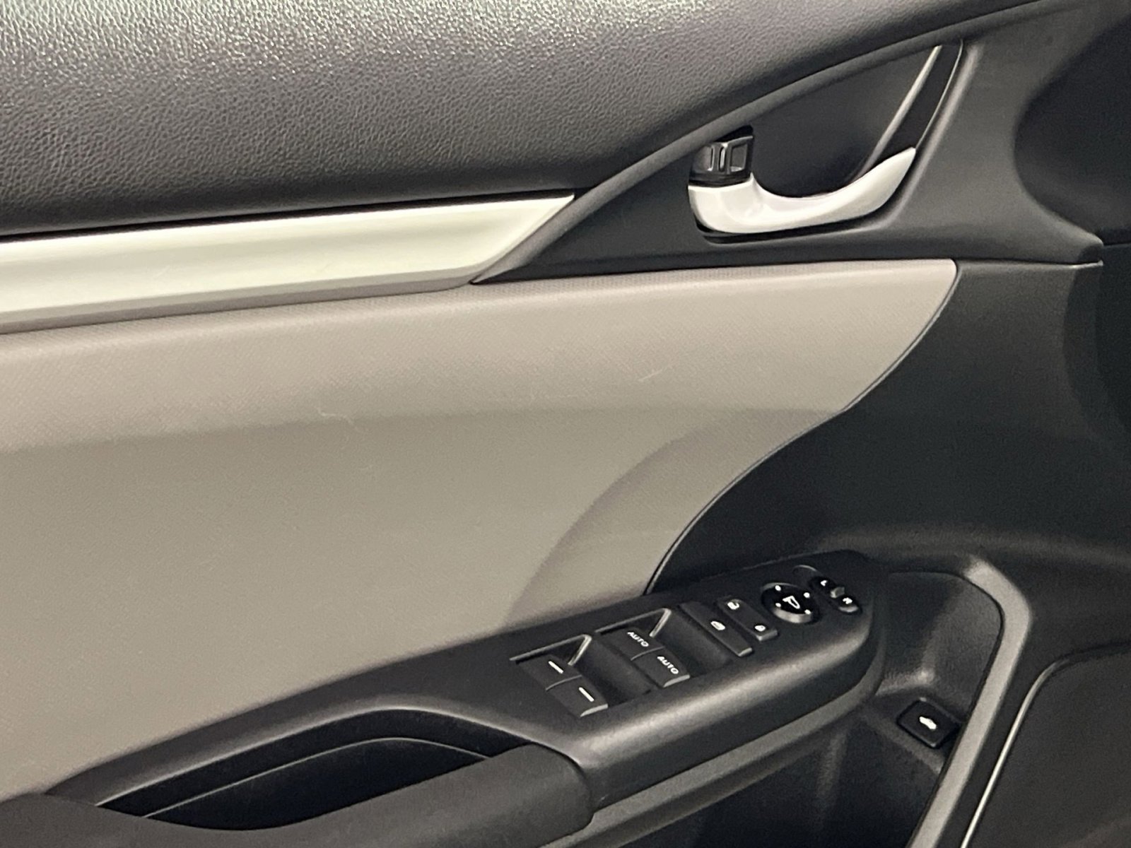 Used 2019 Honda Civic LX image 14