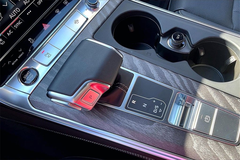 Used 2025 Audi A6 Premium Plus w/ Driver Assistance Package image 28