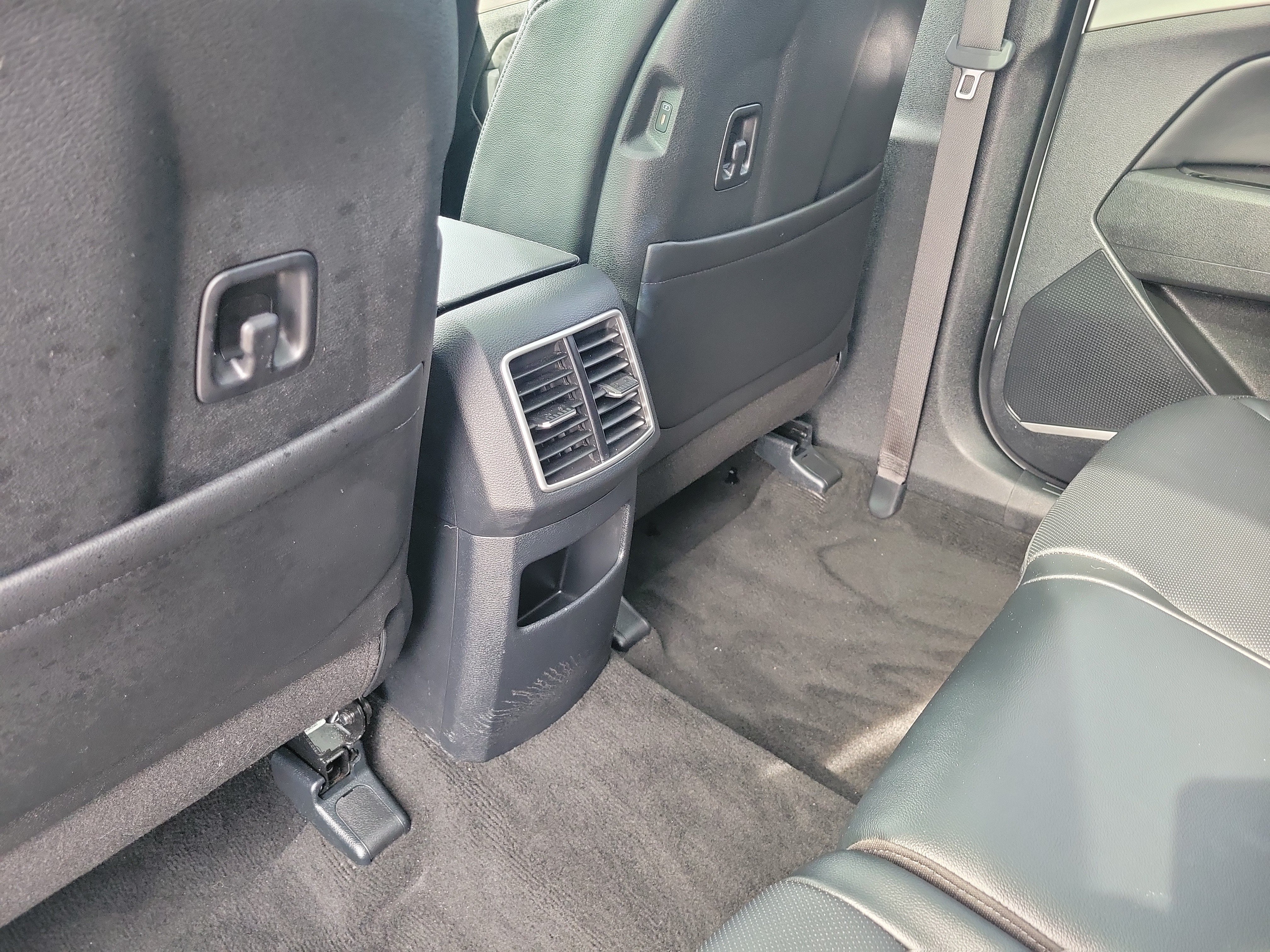 Used 2025 Kia Sportage EX w/ Premium Package FWD image 13