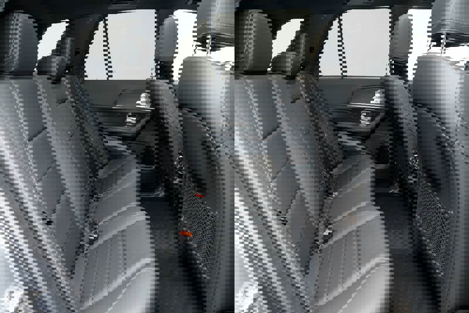 Used 2025 Mercedes-Benz GLE 450e 4MATIC w/ Driver Assistance Package image 13