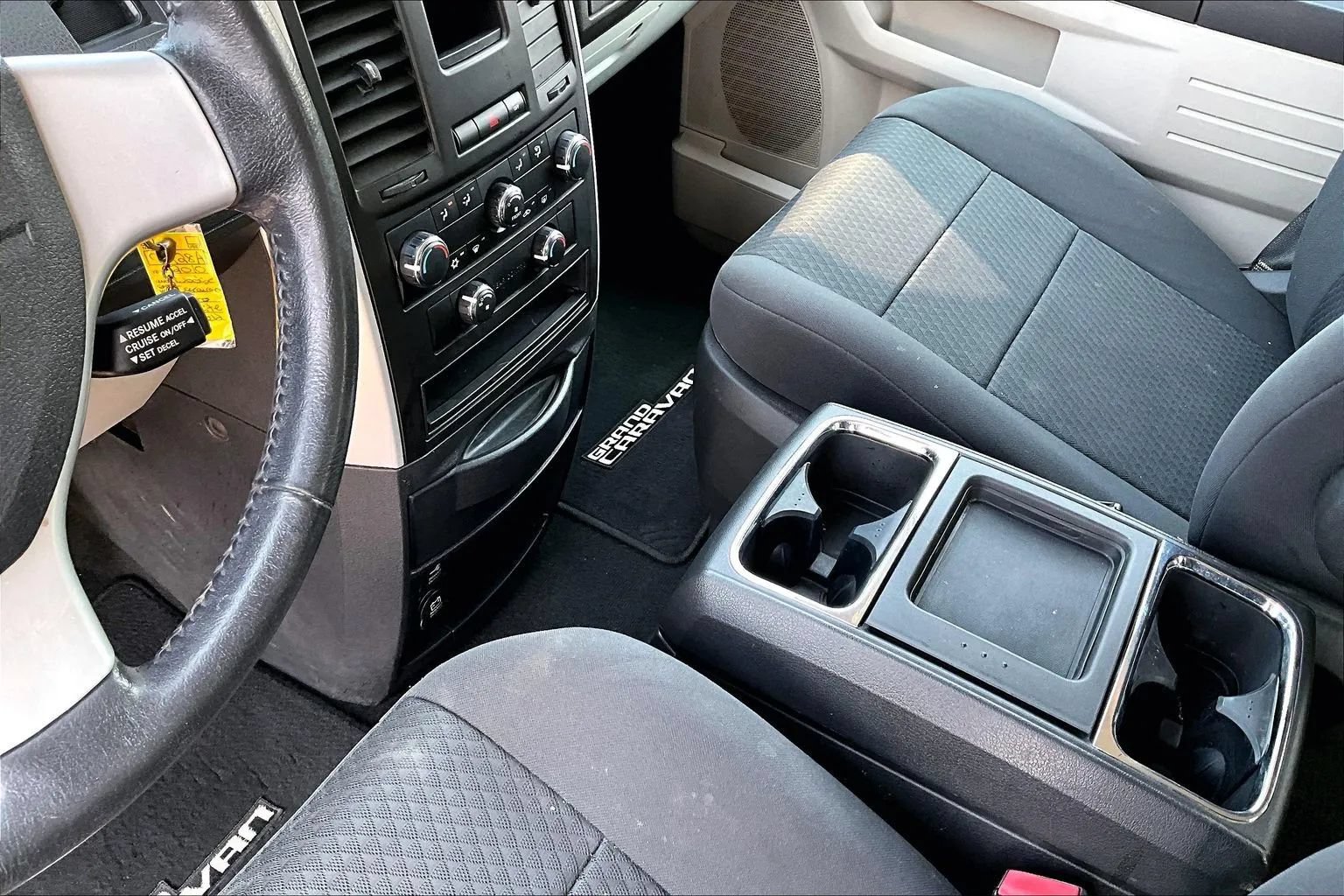 Used 2010 Dodge Grand Caravan Hero w/ Popular Equipment Group FWD image 13