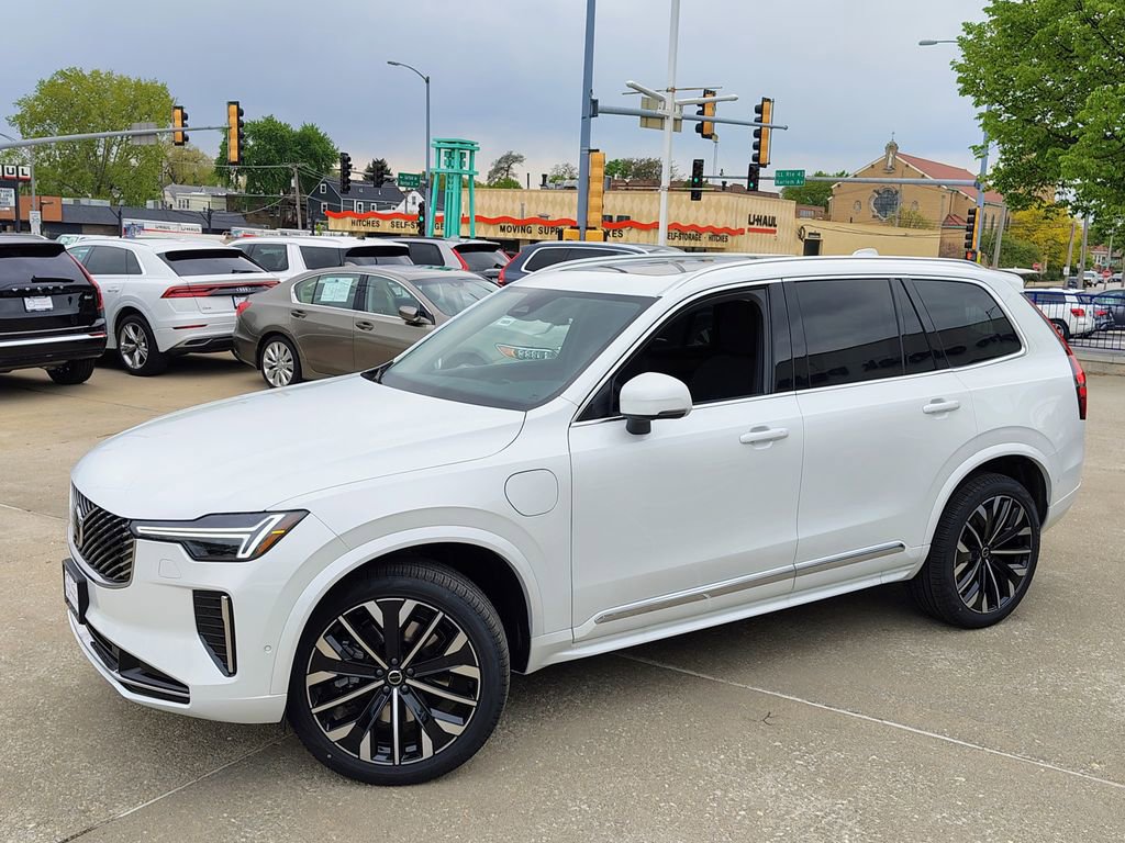 New 2026 Volvo XC90 T8 Plus w/ Protection Package AWD/4WD image 3