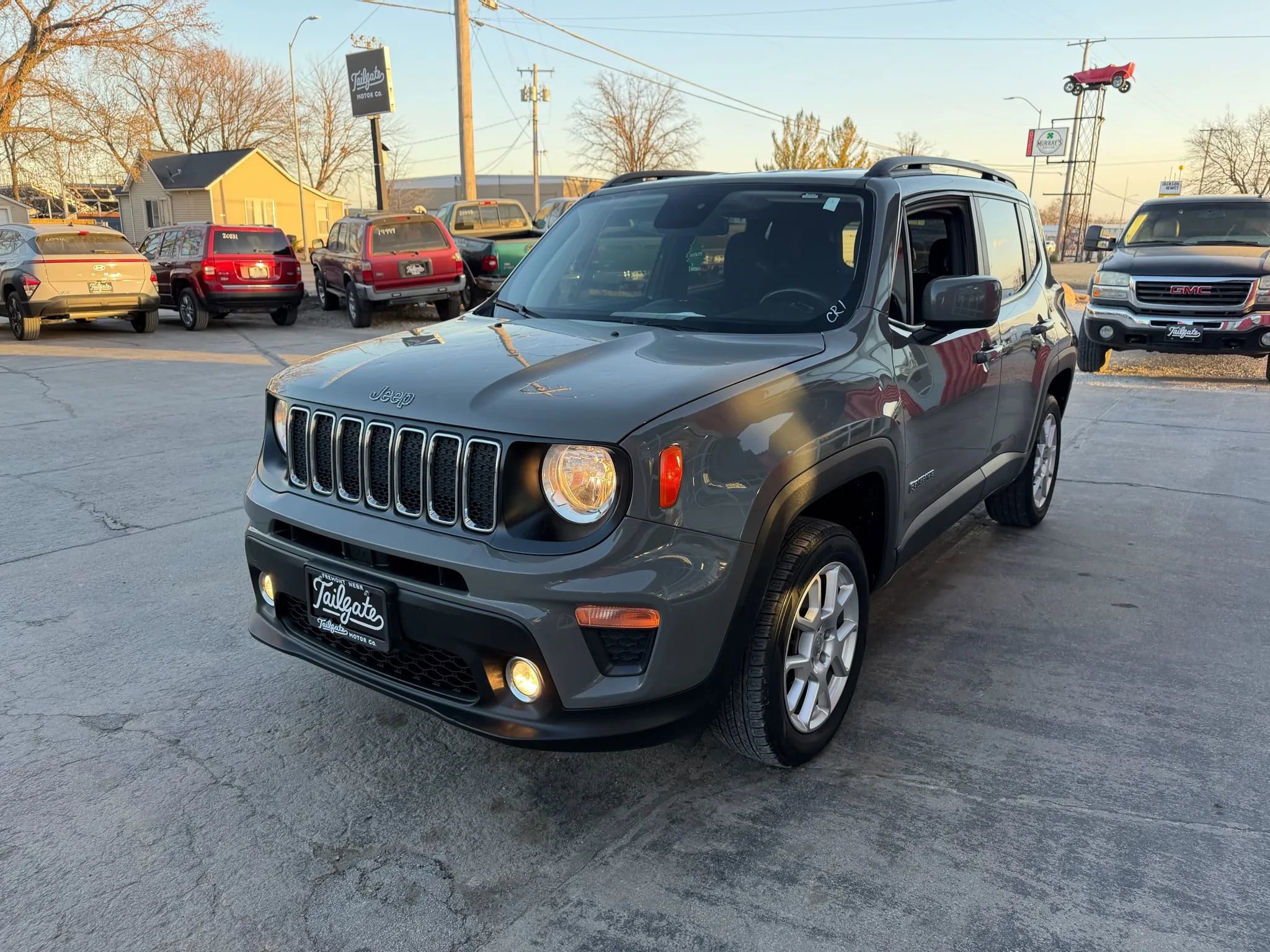 Used 2019 Jeep Renegade Latitude w/ Cold Weather Group image 4