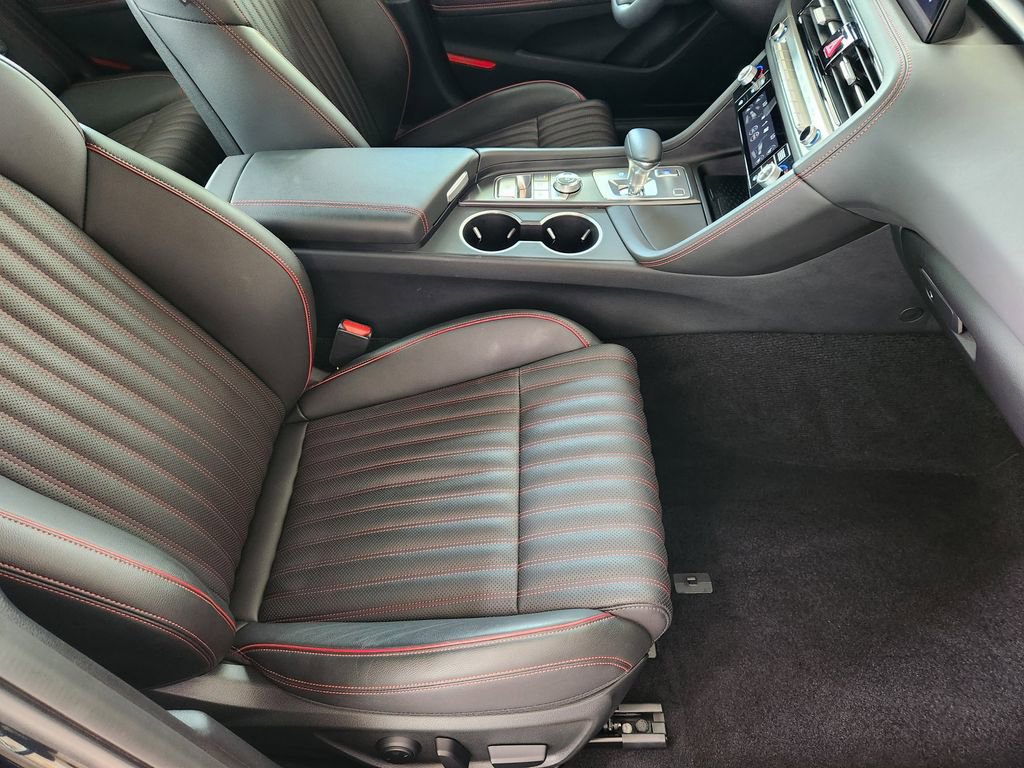 Used 2025 Genesis G70 2.5T w/ Sport Prestige Package image 13