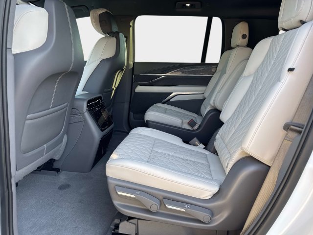Certified 2026 Cadillac Escalade IQL Sport 1 w/ LPO, Floor Liner Package AWD/4WD image 12