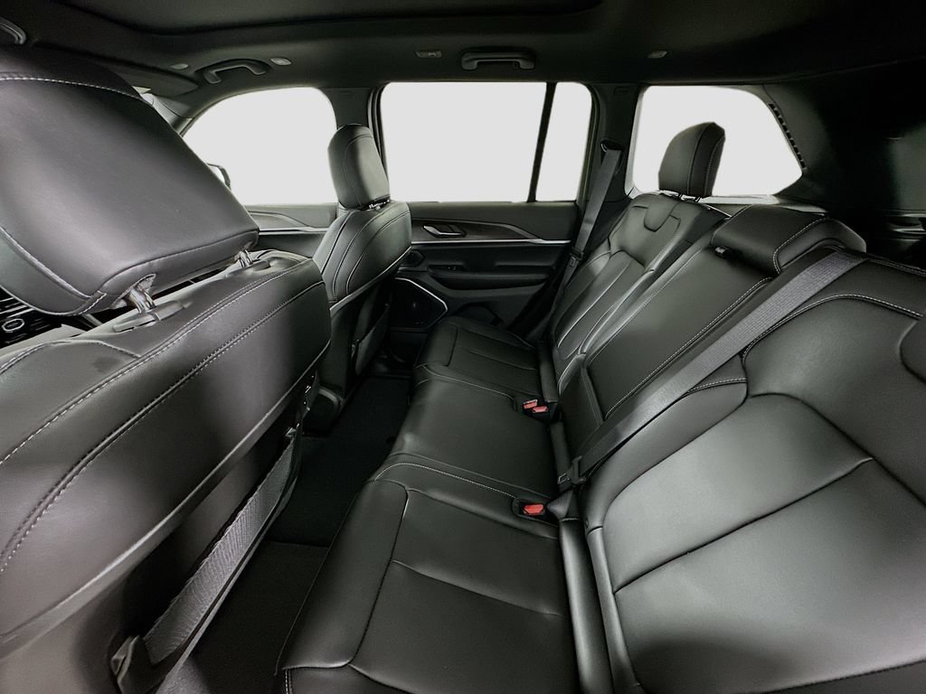 New 2026 Jeep Grand Cherokee Limited AWD/4WD image 18