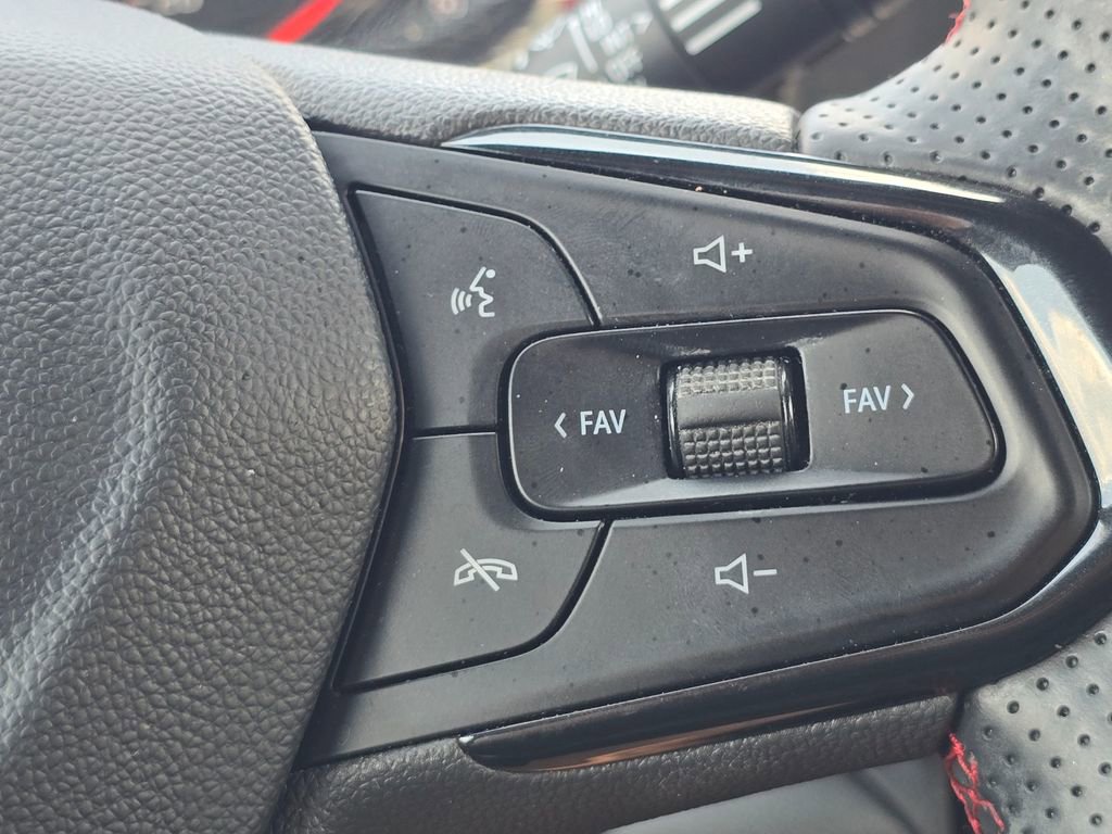 Used 2024 Chevrolet Trax RS w/ Driver Confidence Package FWD image 17